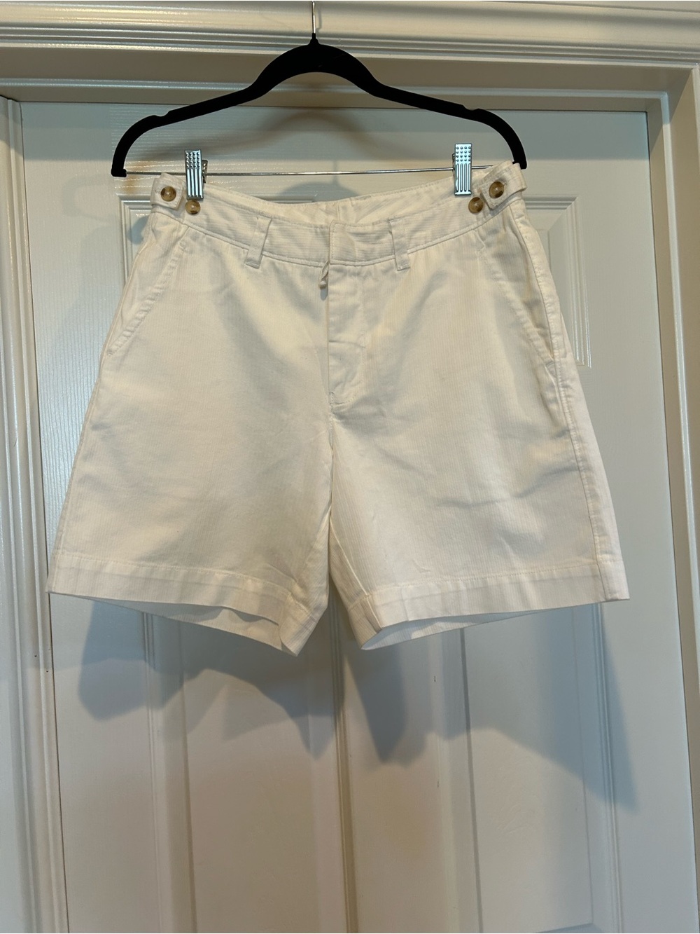 Free People Bermuda like shorts, NWT, size 6